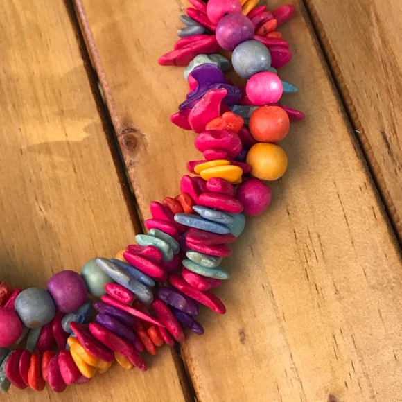 ☀️WEEKEND SALE☀️ ☀️Chunky painted wooden and jagged bead statement necklace - Picture 3 of 7
